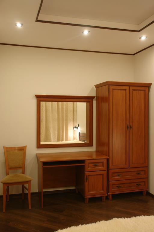 Hotel Sicilia Čornomors'k Esterno foto