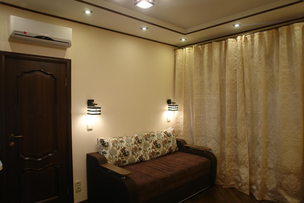 Hotel Sicilia Čornomors'k Esterno foto